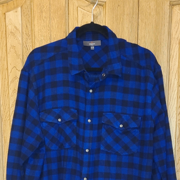 Men's Long Sleeves Flannel Shirt - Picture 5 of 6